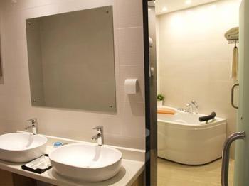 Lisa Hotel Chaoyang  Exterior photo